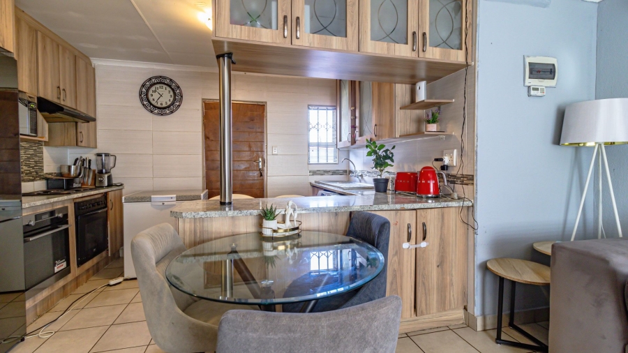 3 Bedroom Property for Sale in Albertsdal Gauteng