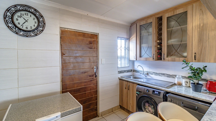 3 Bedroom Property for Sale in Albertsdal Gauteng