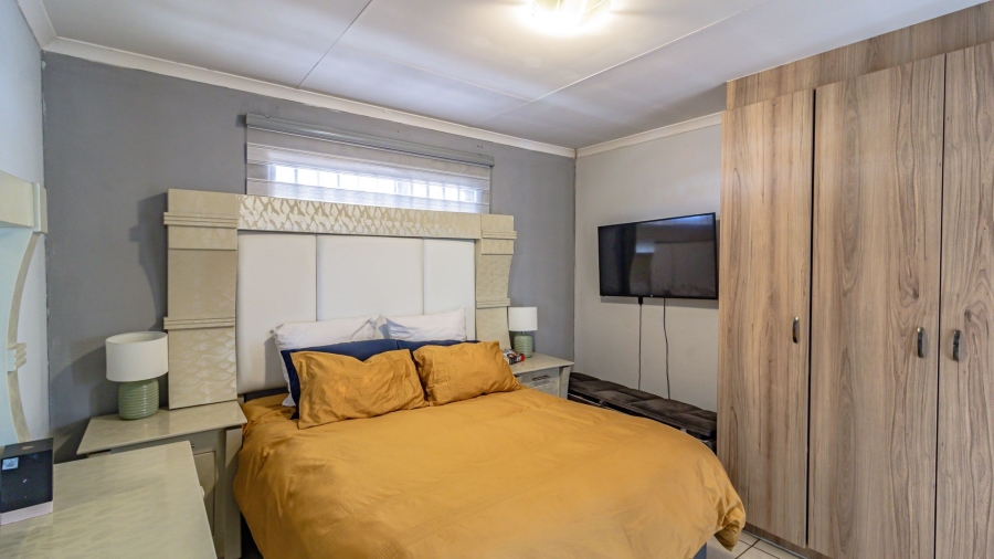3 Bedroom Property for Sale in Albertsdal Gauteng