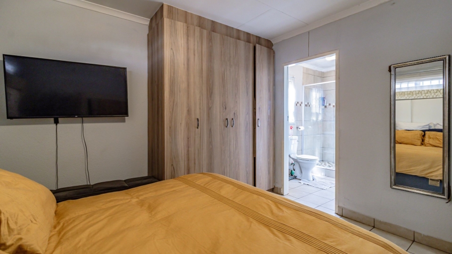 3 Bedroom Property for Sale in Albertsdal Gauteng