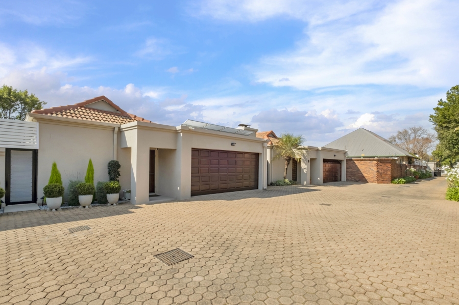 3 Bedroom Property for Sale in Linden Gauteng