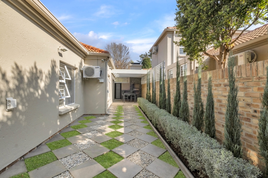 3 Bedroom Property for Sale in Linden Gauteng