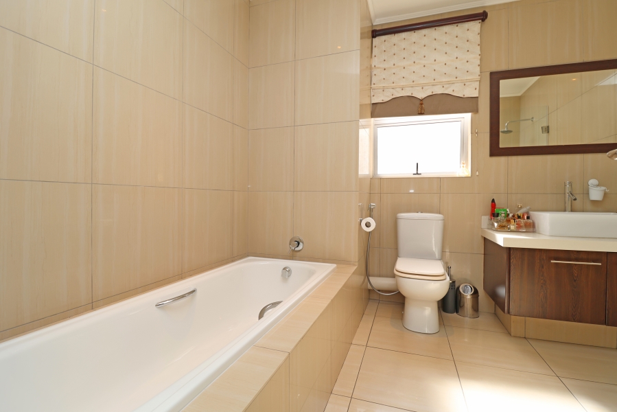 2 Bedroom Property for Sale in Houghton Estate Gauteng