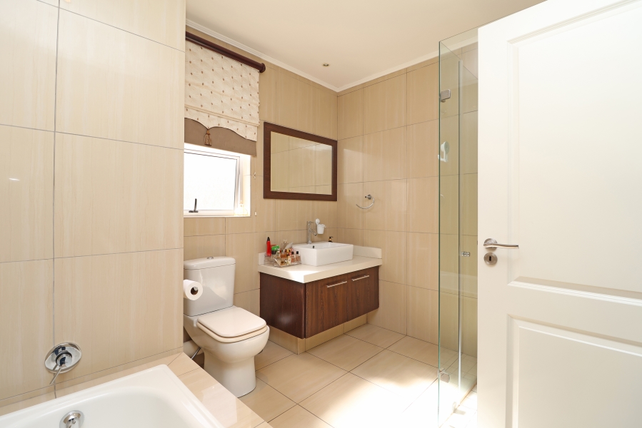 2 Bedroom Property for Sale in Houghton Estate Gauteng