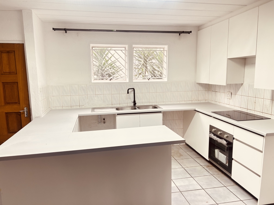 To Let 3 Bedroom Property for Rent in Magaliessig Gauteng