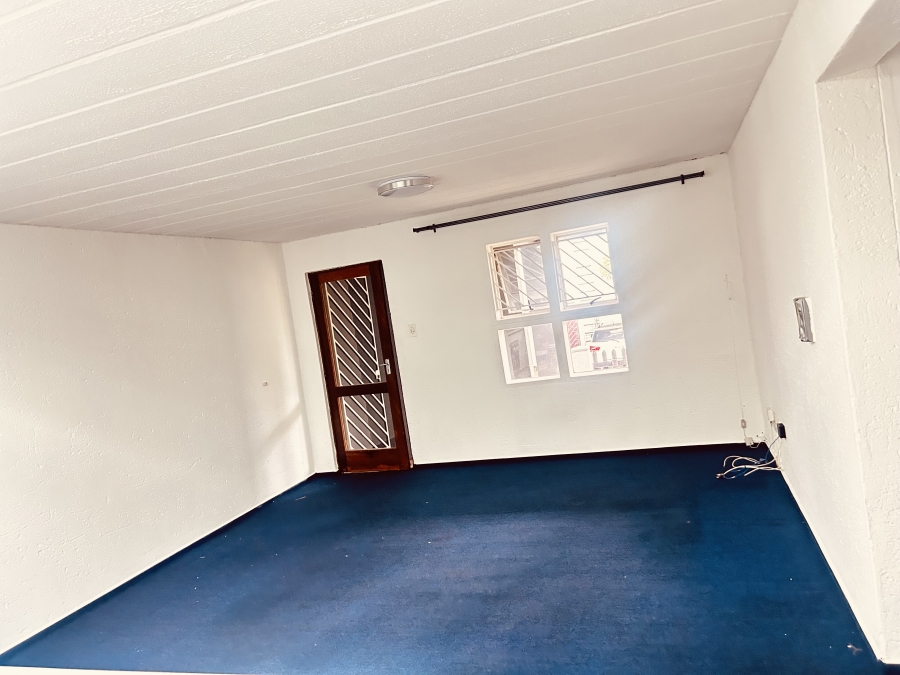 To Let 3 Bedroom Property for Rent in Magaliessig Gauteng