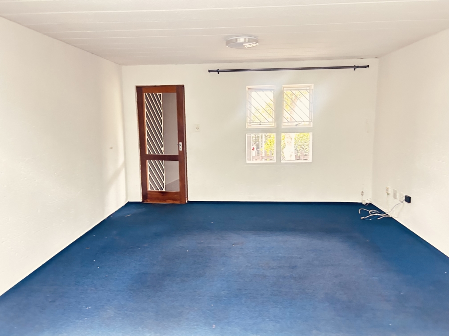 To Let 3 Bedroom Property for Rent in Magaliessig Gauteng