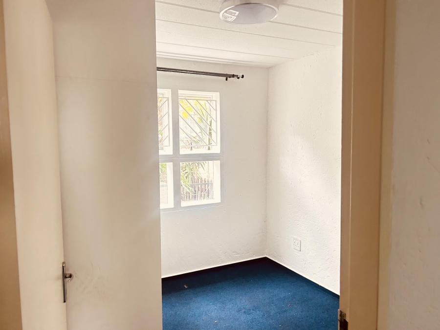 To Let 3 Bedroom Property for Rent in Magaliessig Gauteng
