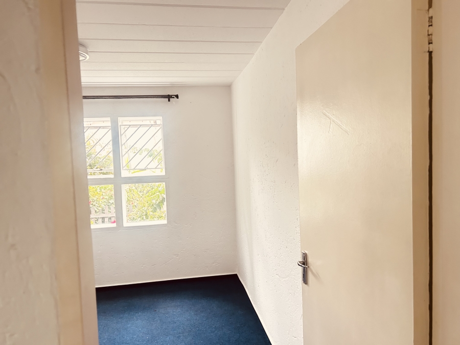 To Let 3 Bedroom Property for Rent in Magaliessig Gauteng