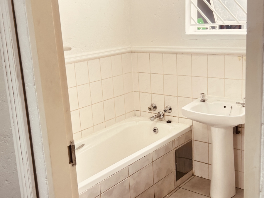 To Let 3 Bedroom Property for Rent in Magaliessig Gauteng