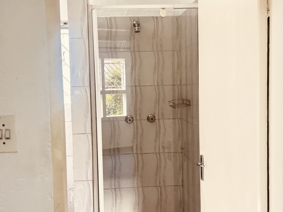 To Let 3 Bedroom Property for Rent in Magaliessig Gauteng