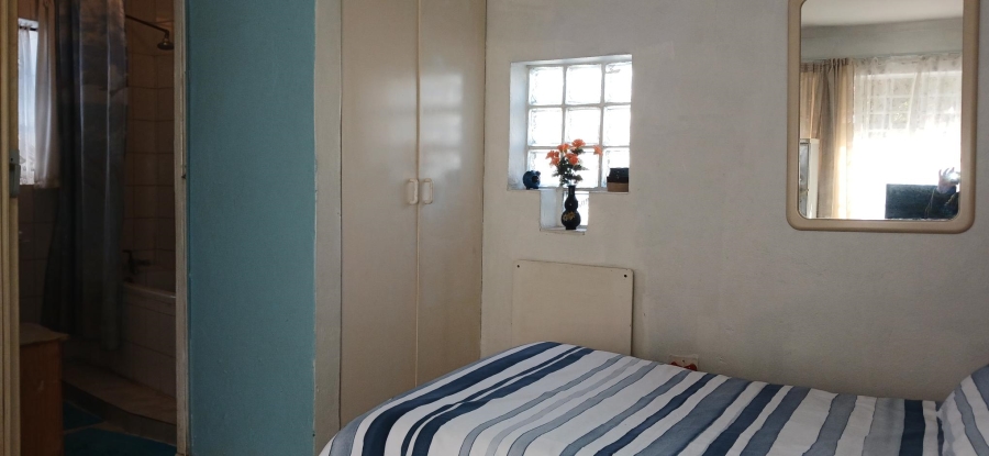 To Let 1 Bedroom Property for Rent in Hurlingham Manor Gauteng