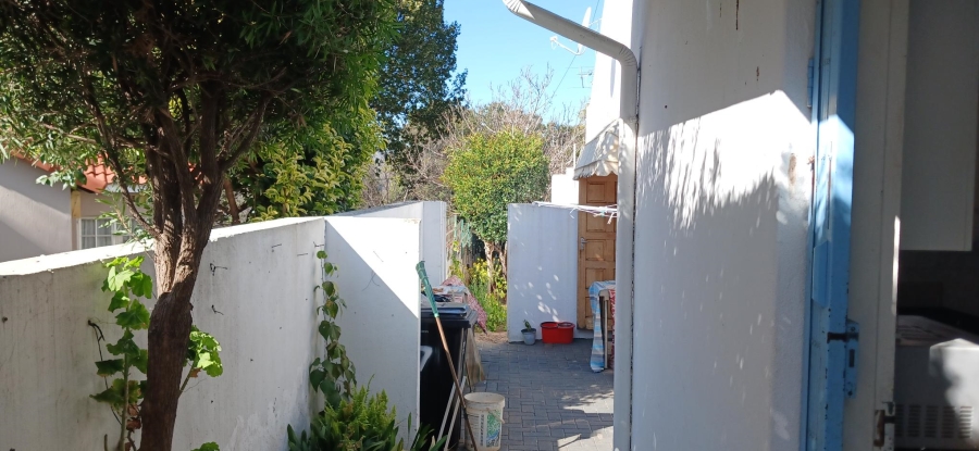 To Let 1 Bedroom Property for Rent in Hurlingham Manor Gauteng