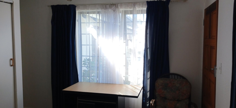 To Let 1 Bedroom Property for Rent in Hurlingham Manor Gauteng