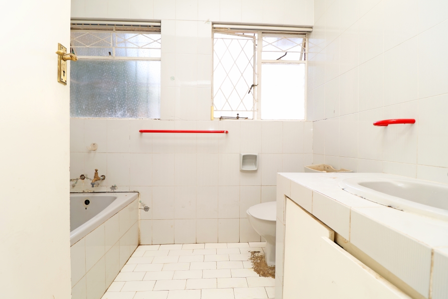 9 Bedroom Property for Sale in Kew Gauteng