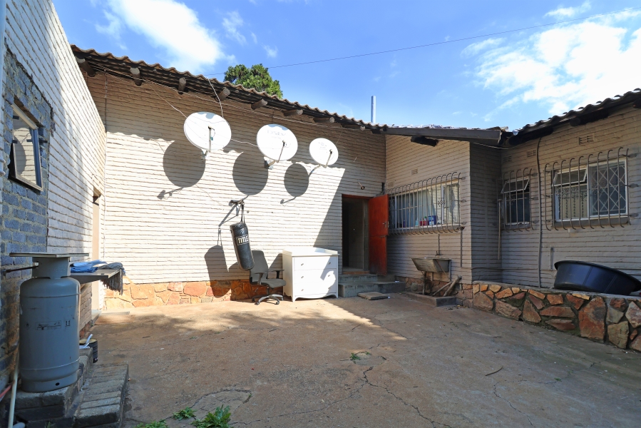 9 Bedroom Property for Sale in Kew Gauteng