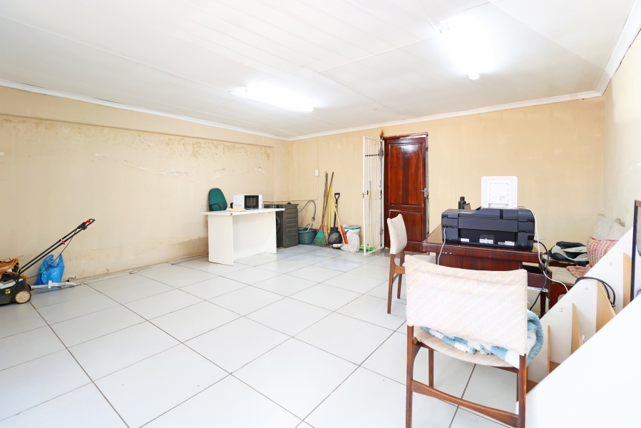 9 Bedroom Property for Sale in Kew Gauteng