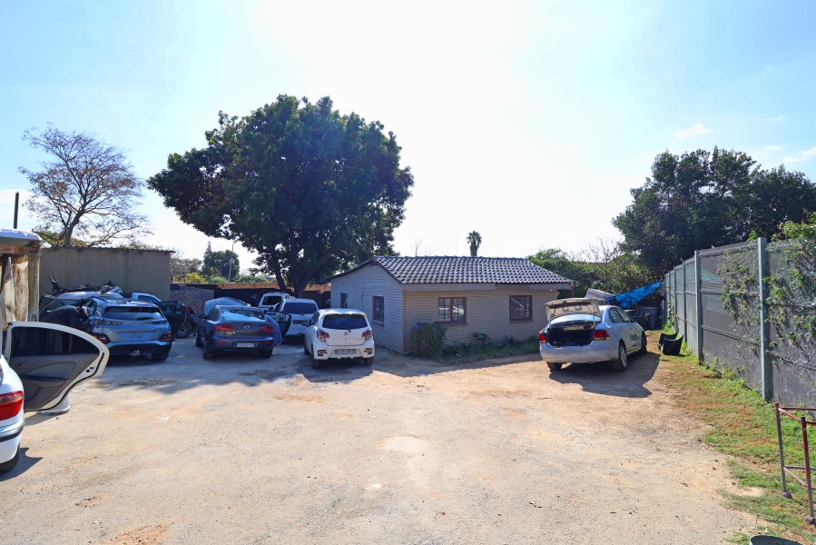 9 Bedroom Property for Sale in Kew Gauteng