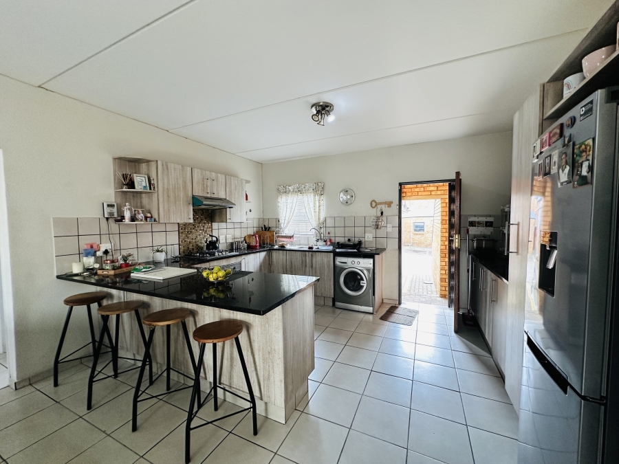 2 Bedroom Property for Sale in Albemarle Gauteng