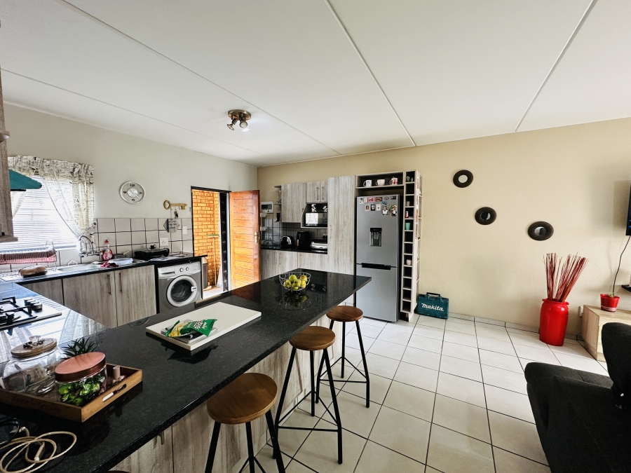 2 Bedroom Property for Sale in Albemarle Gauteng
