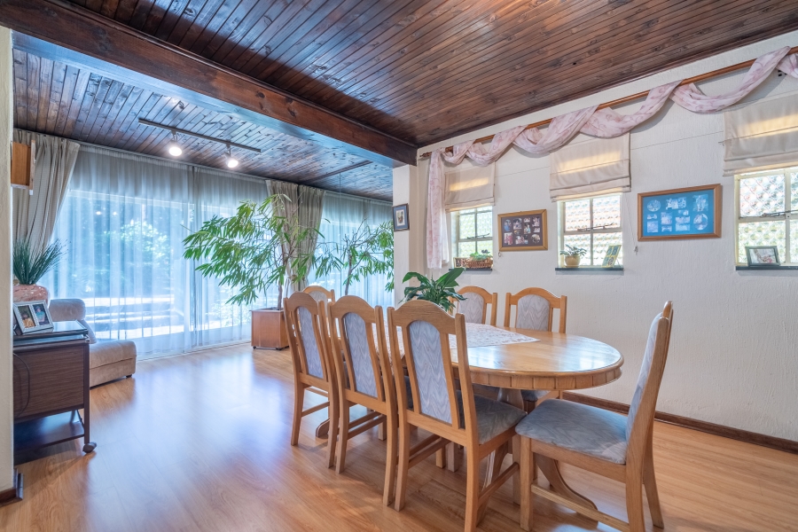 5 Bedroom Property for Sale in Bryanston Gauteng