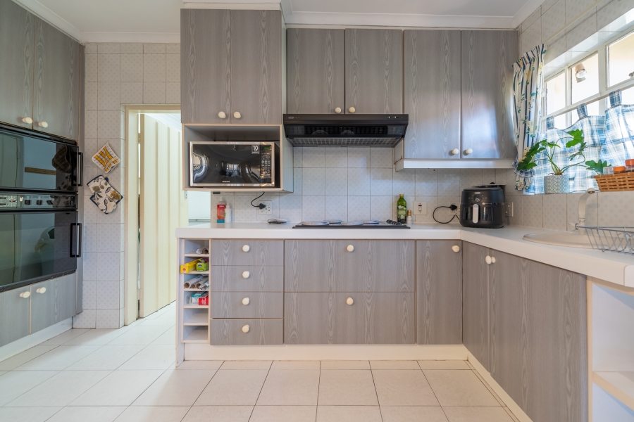 5 Bedroom Property for Sale in Bryanston Gauteng