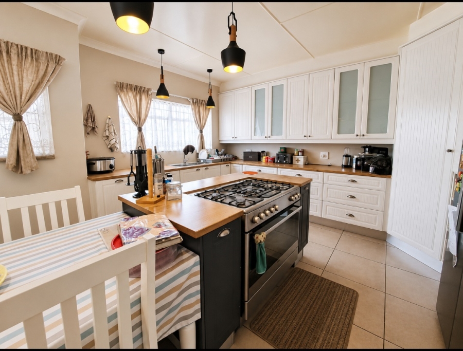 4 Bedroom Property for Sale in Rothdene Gauteng