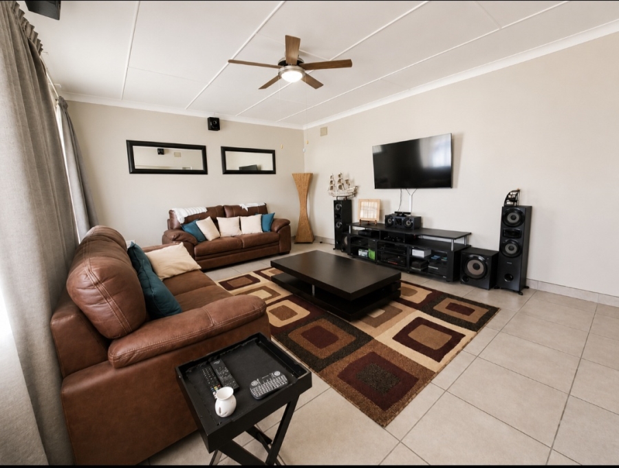 4 Bedroom Property for Sale in Rothdene Gauteng
