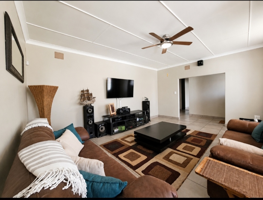 4 Bedroom Property for Sale in Rothdene Gauteng