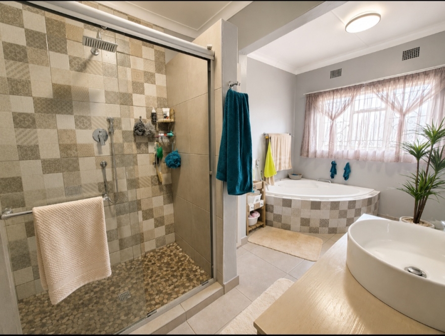 4 Bedroom Property for Sale in Rothdene Gauteng