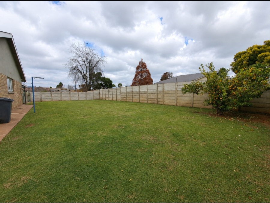 4 Bedroom Property for Sale in Rothdene Gauteng