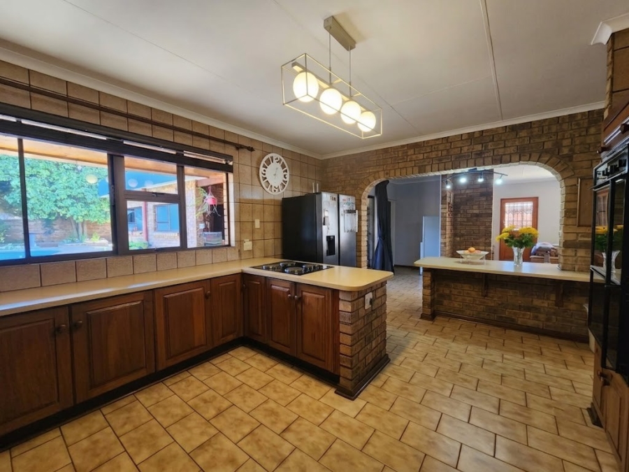 5 Bedroom Property for Sale in Vanderbijlpark SE Gauteng