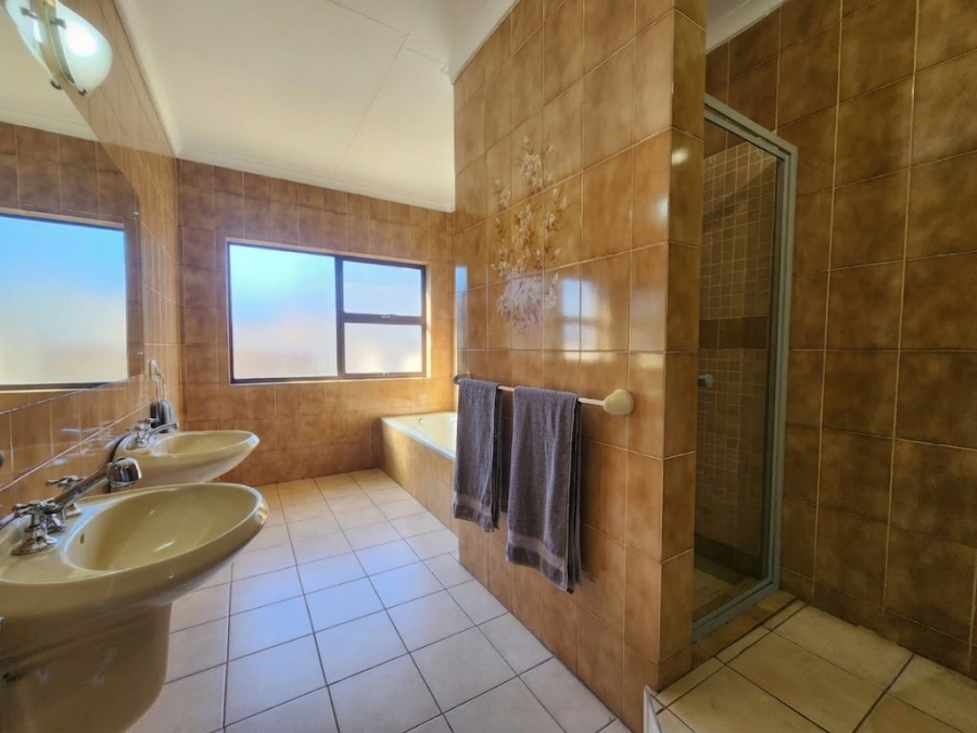 5 Bedroom Property for Sale in Vanderbijlpark SE Gauteng
