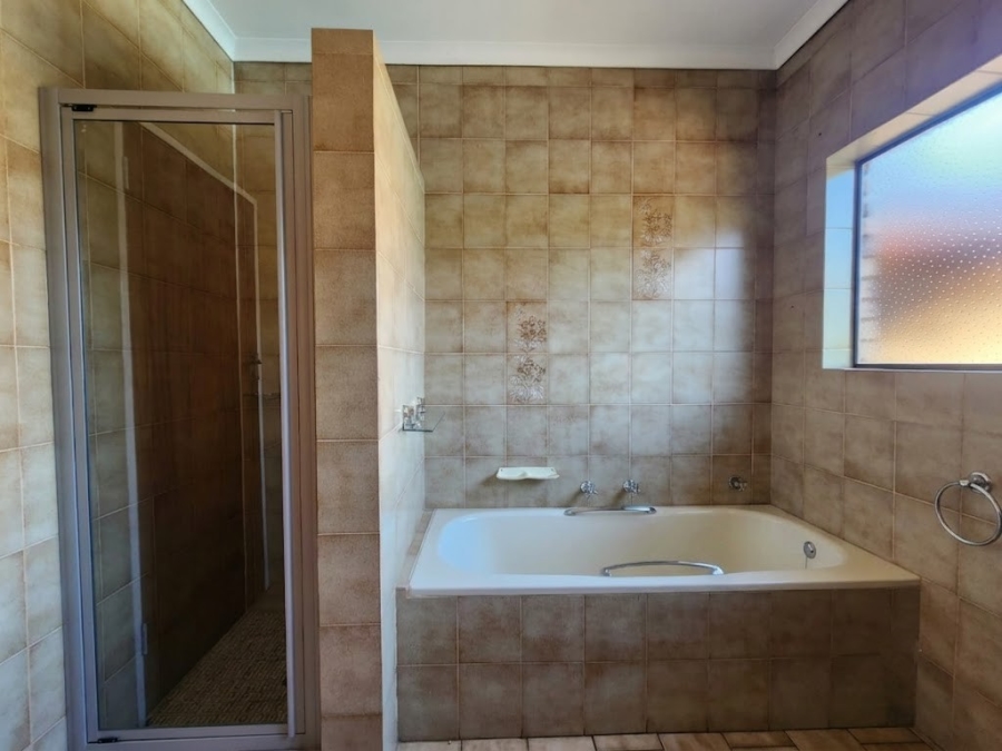 5 Bedroom Property for Sale in Vanderbijlpark SE Gauteng