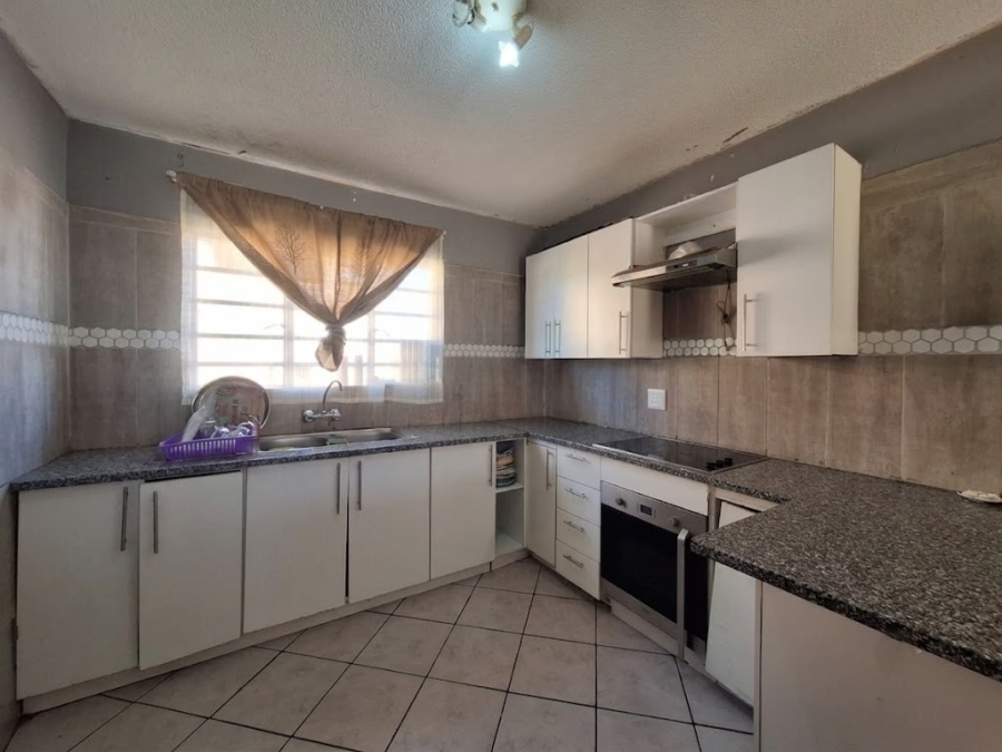 3 Bedroom Property for Sale in Rensburg Gauteng