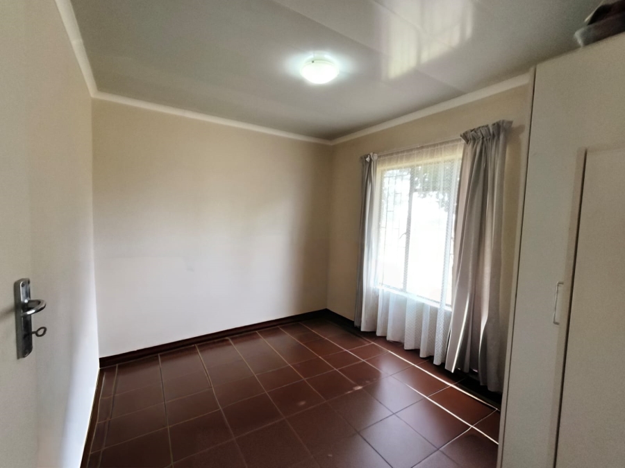 To Let 2 Bedroom Property for Rent in Riversdale Gauteng