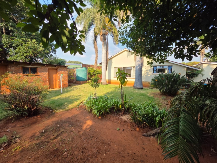 5 Bedroom Property for Sale in Annlin Gauteng
