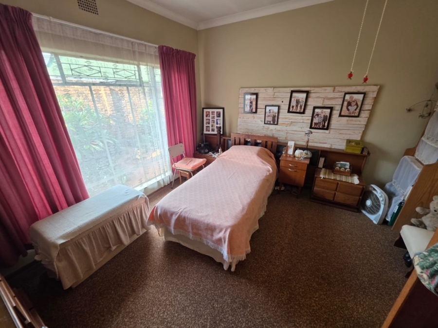 5 Bedroom Property for Sale in Annlin Gauteng