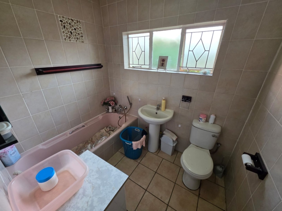 5 Bedroom Property for Sale in Annlin Gauteng