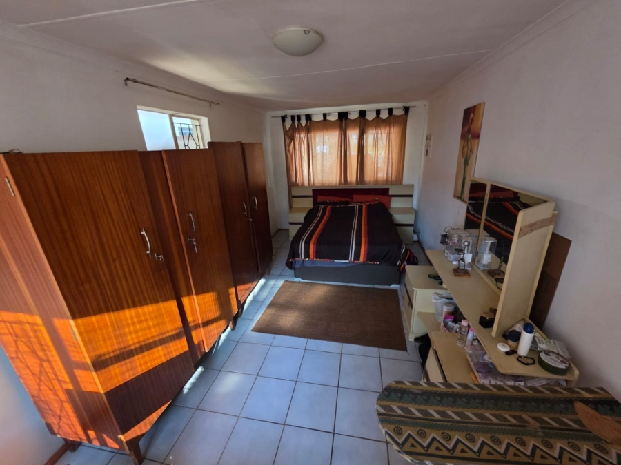 5 Bedroom Property for Sale in Annlin Gauteng