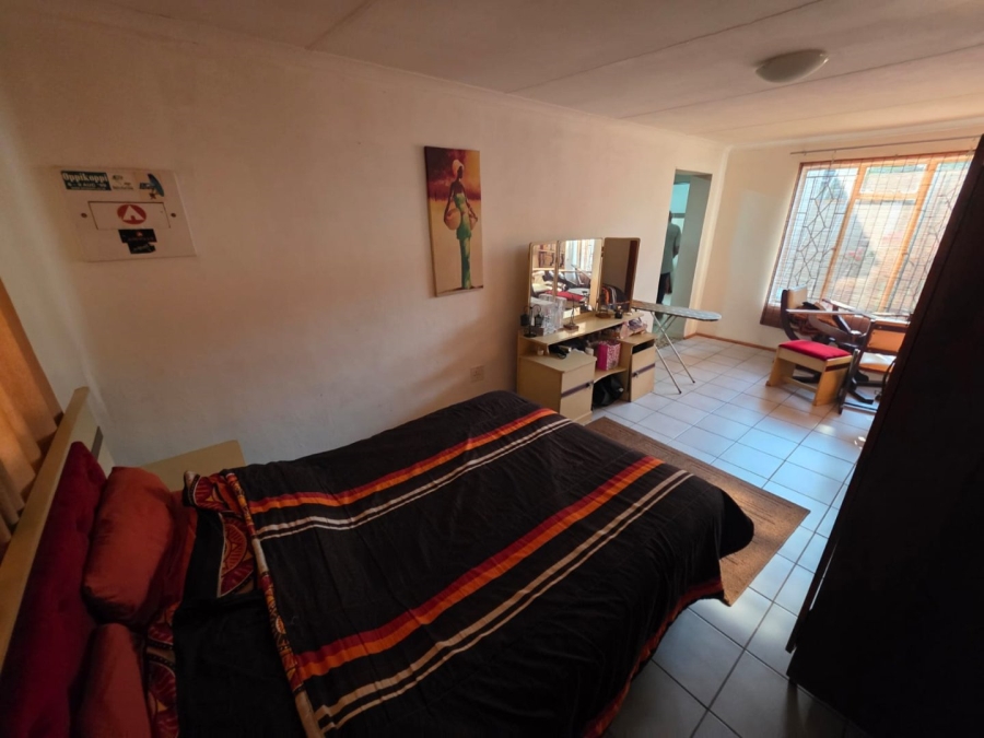 5 Bedroom Property for Sale in Annlin Gauteng