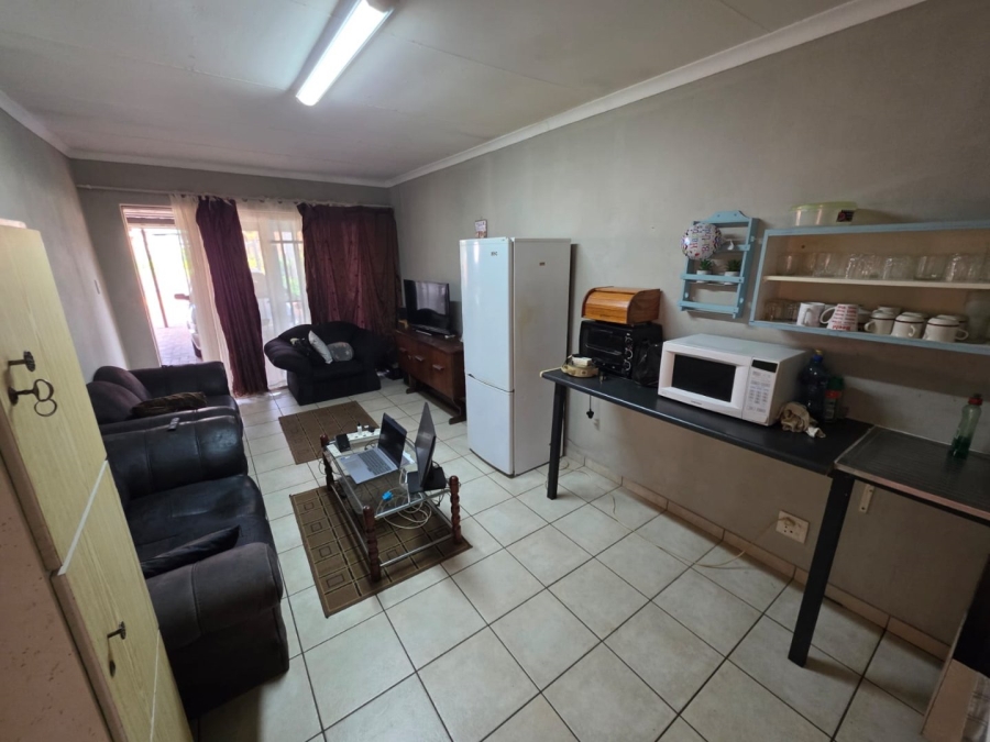 5 Bedroom Property for Sale in Annlin Gauteng