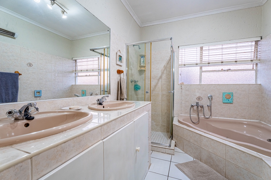 3 Bedroom Property for Sale in Fourways Gauteng