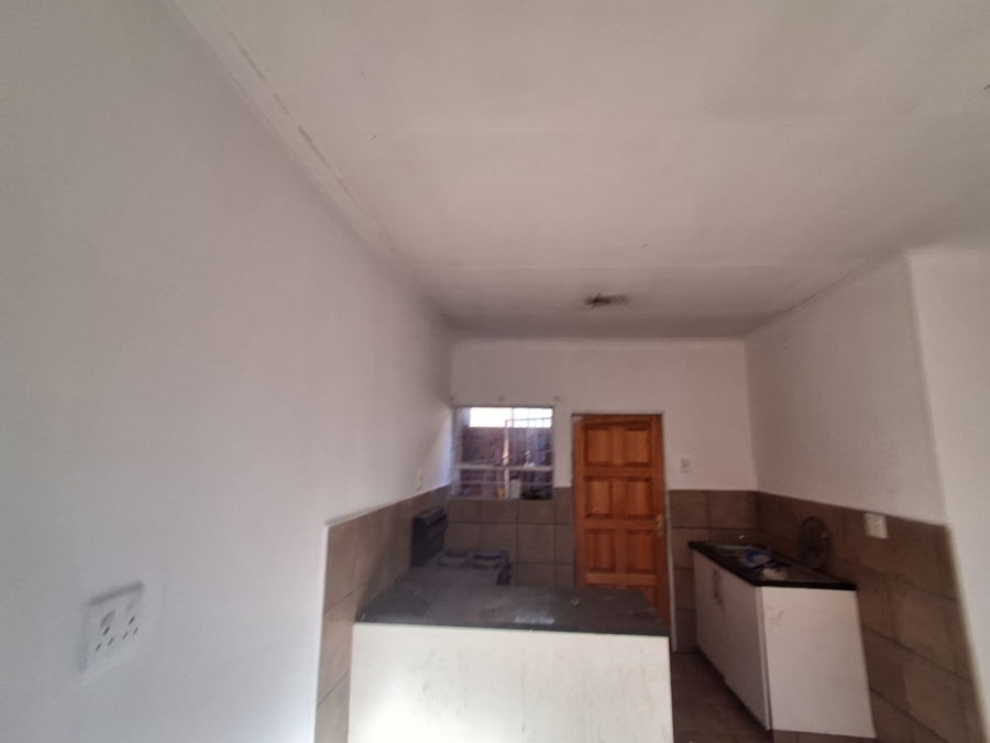 2 Bedroom Property for Sale in Greenhills Gauteng