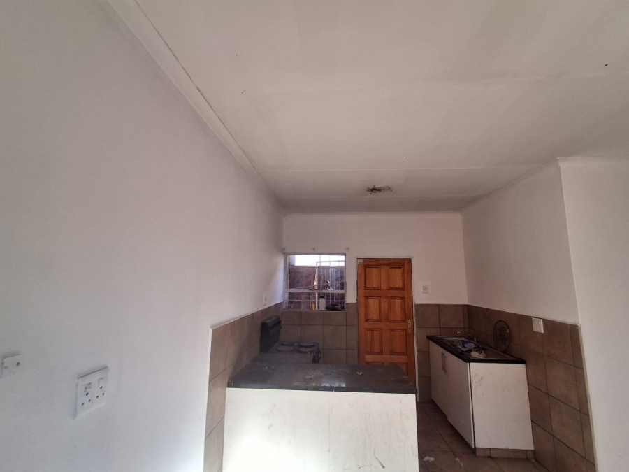 2 Bedroom Property for Sale in Greenhills Gauteng