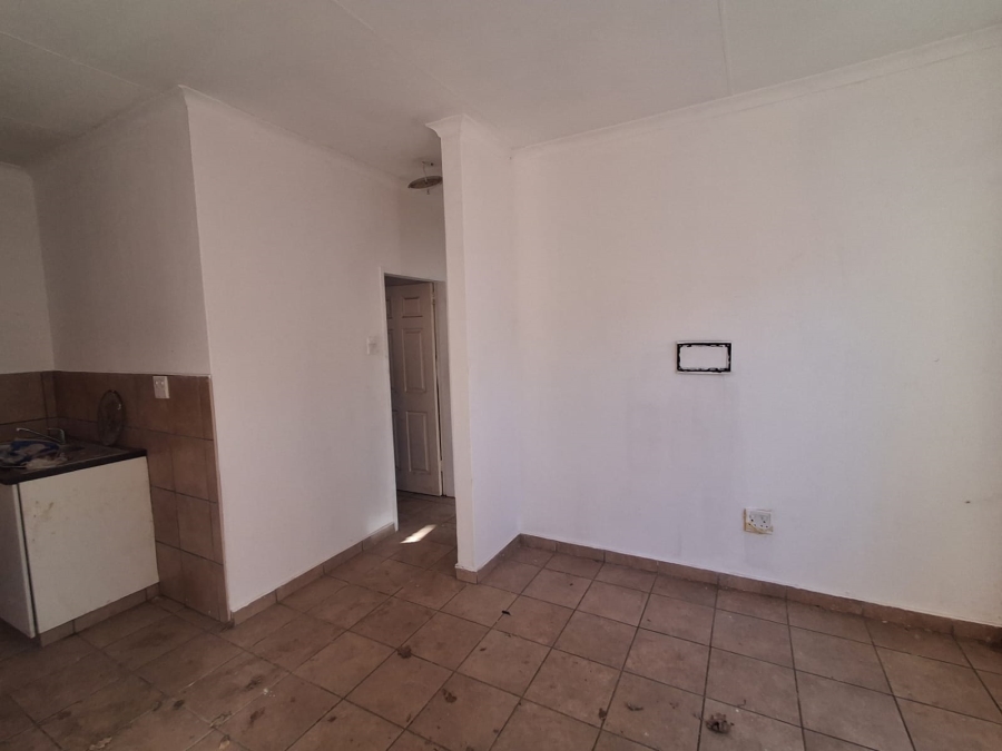 2 Bedroom Property for Sale in Greenhills Gauteng
