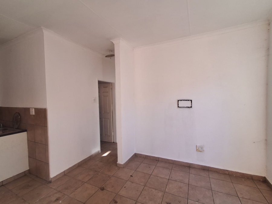 2 Bedroom Property for Sale in Greenhills Gauteng