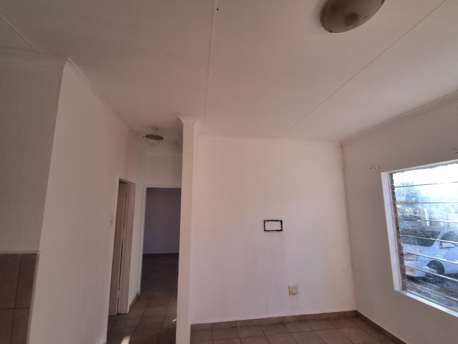 2 Bedroom Property for Sale in Greenhills Gauteng