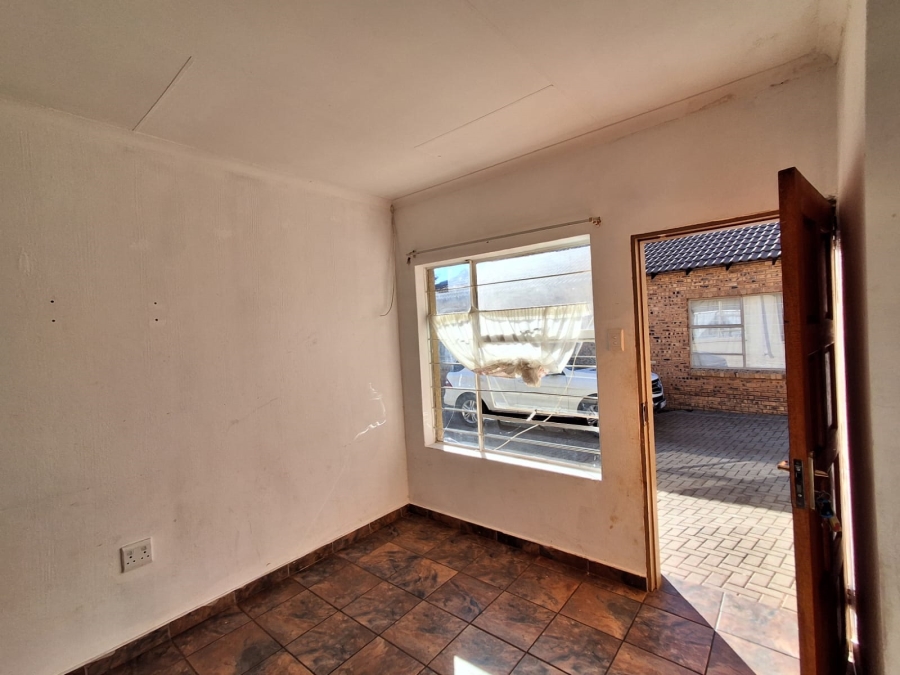 3 Bedroom Property for Sale in Greenhills Gauteng