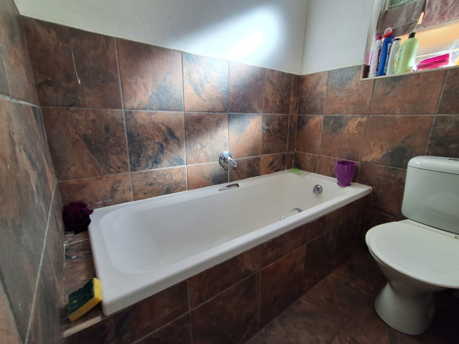 3 Bedroom Property for Sale in Greenhills Gauteng